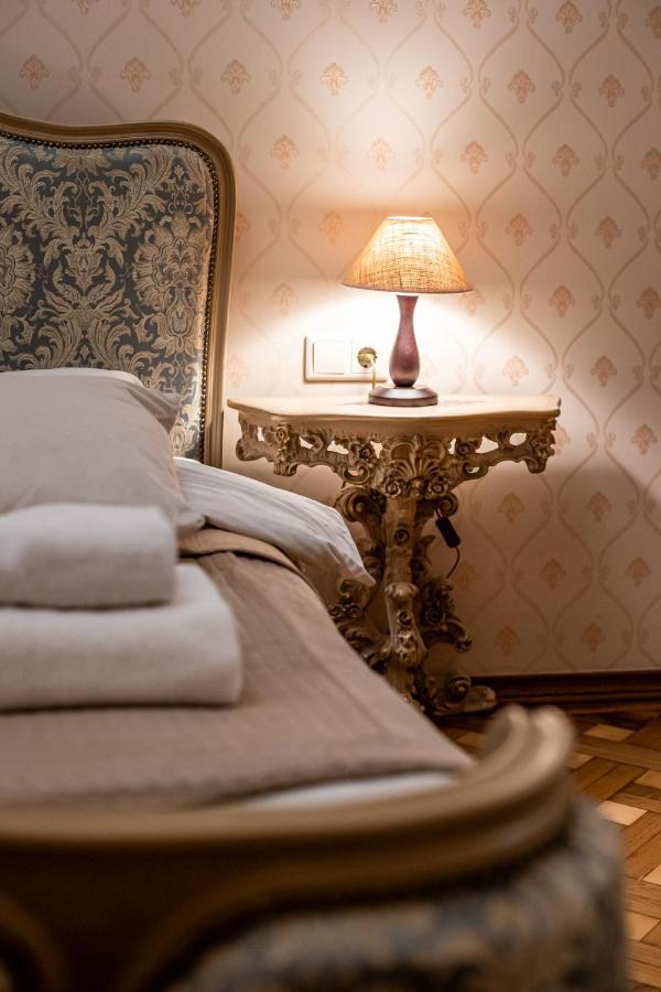 3 Bedrooms Royal Italian Style In An Austrian Building, Parking, Balcony Lviv Buitenkant foto
