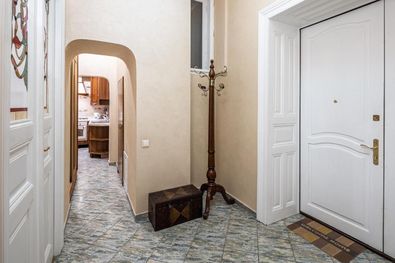 3 Bedrooms Royal Italian Style In An Austrian Building, Parking, Balcony Lviv Buitenkant foto