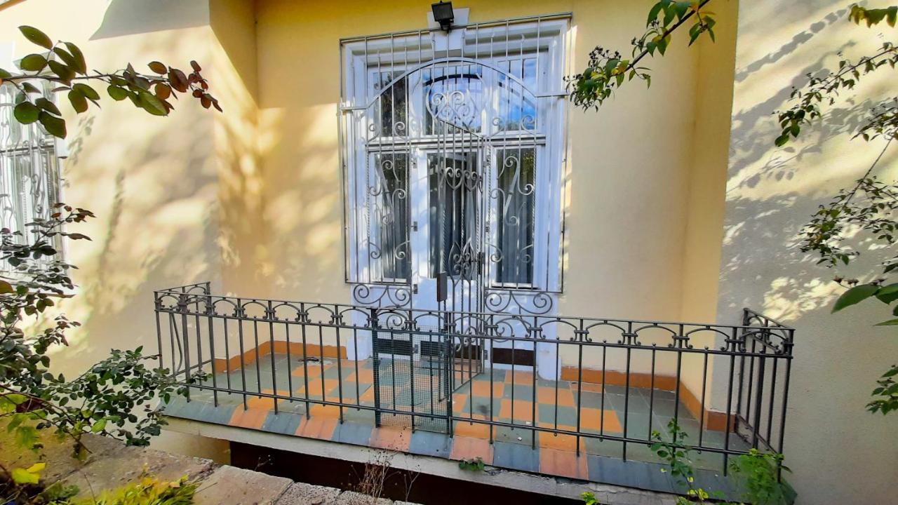 3 Bedrooms Royal Italian Style In An Austrian Building, Parking, Balcony Lviv Buitenkant foto